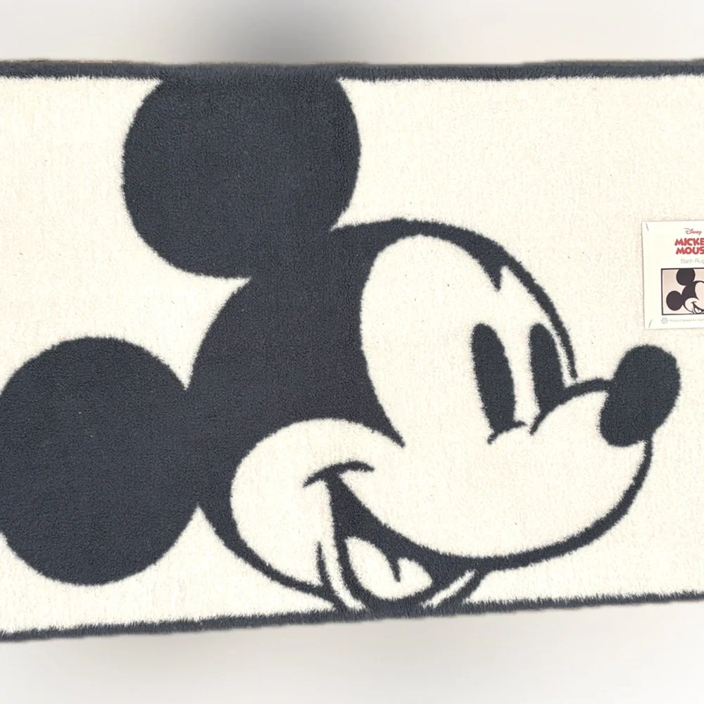 NWT Disney Mickey Mouse children’s bath rug mat 20 in. x 30 in.